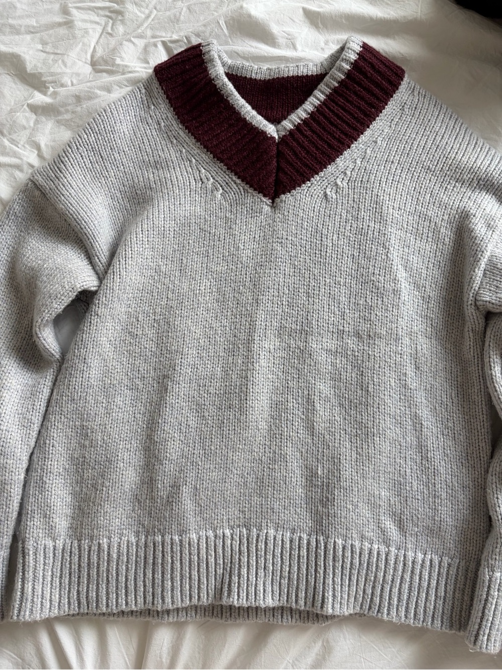 Abercrombie & Fitch Wool Blend Gray V-Neck Sweater with Burgundy Trim
